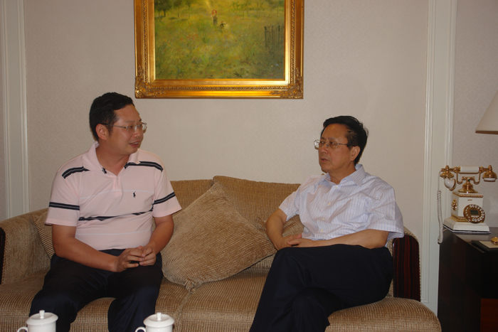 2009年7月1日，全國(guó)人大常委會(huì)副委員長(zhǎng)、民建中央主席陳昌智在廈門調(diào)研時(shí)，親切接見(jiàn)蘇慶燦
